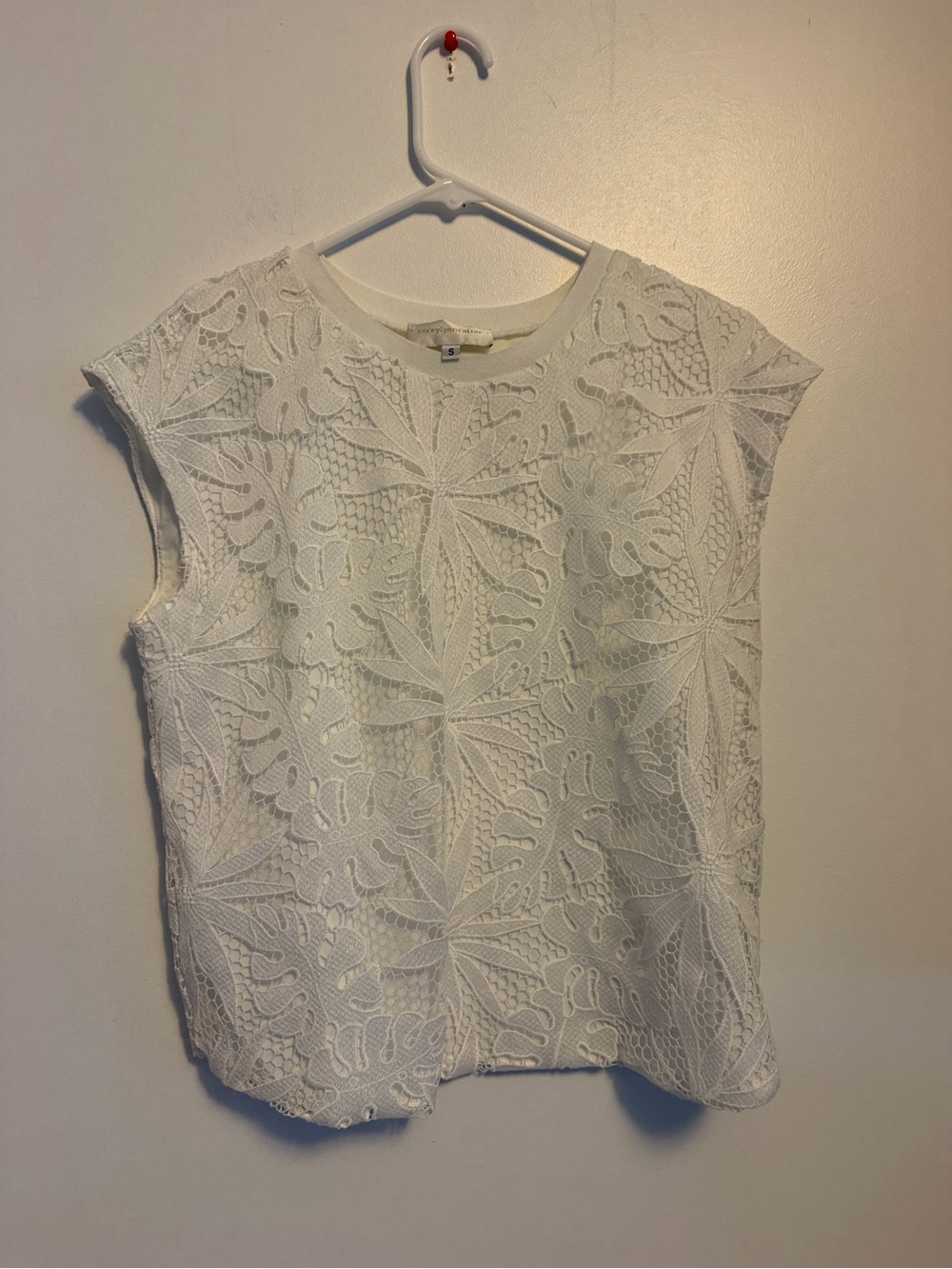 Corey Lynn Calter White Leaf Lace Overlay Short Sleeve Top Blouse Size Small